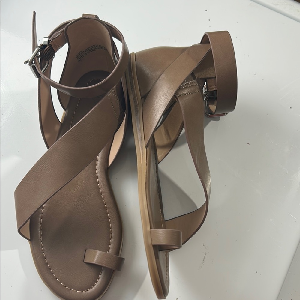 Wonderly Brown Leather Sandals with Elegant Straps